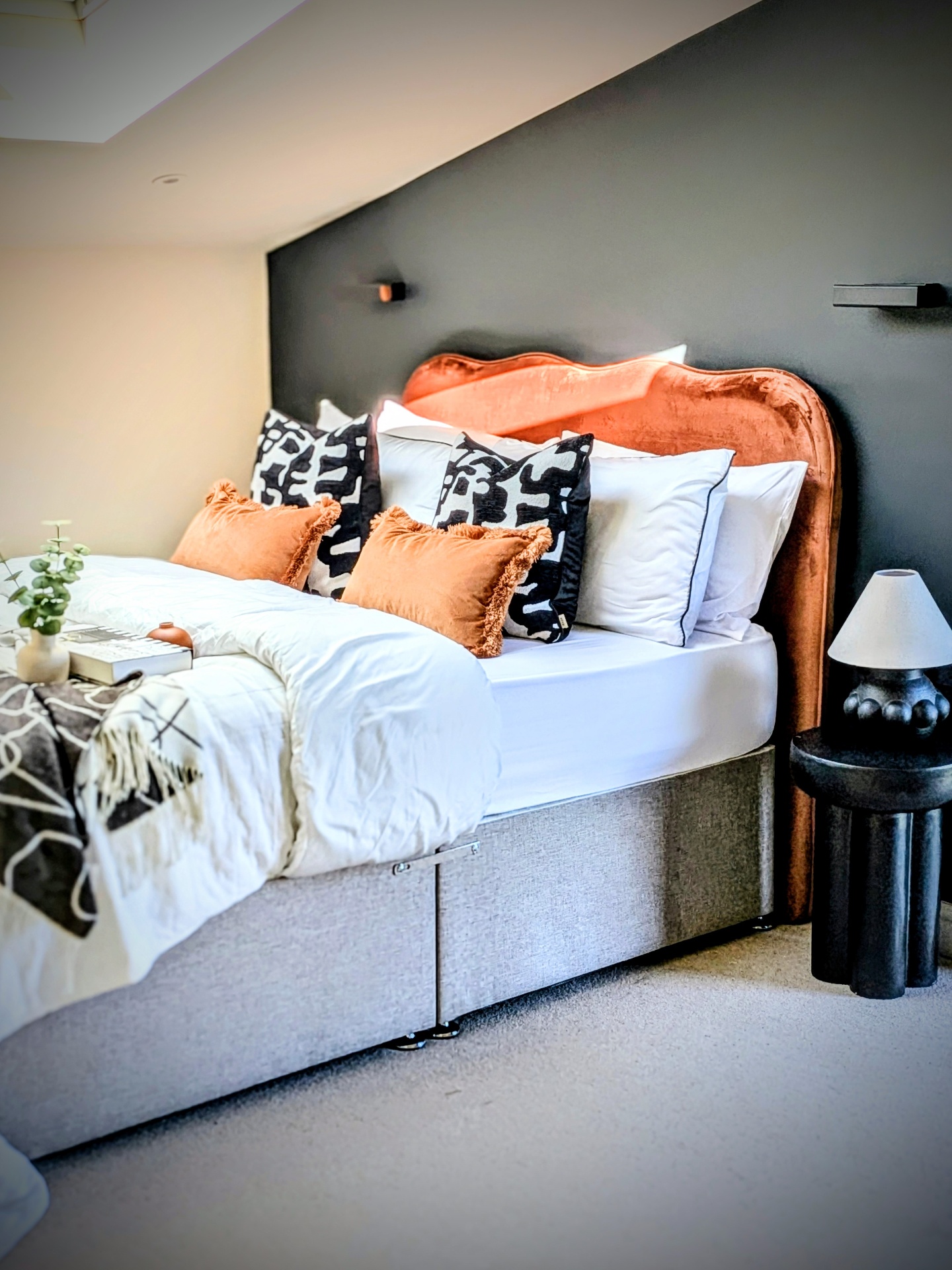 Guest bedroom